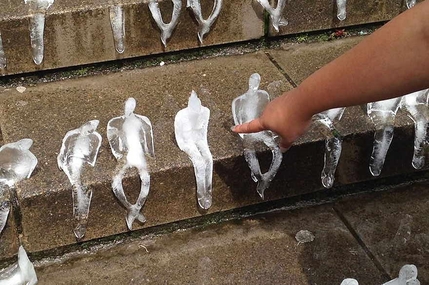 monument-ice-sculptures-09.jpg